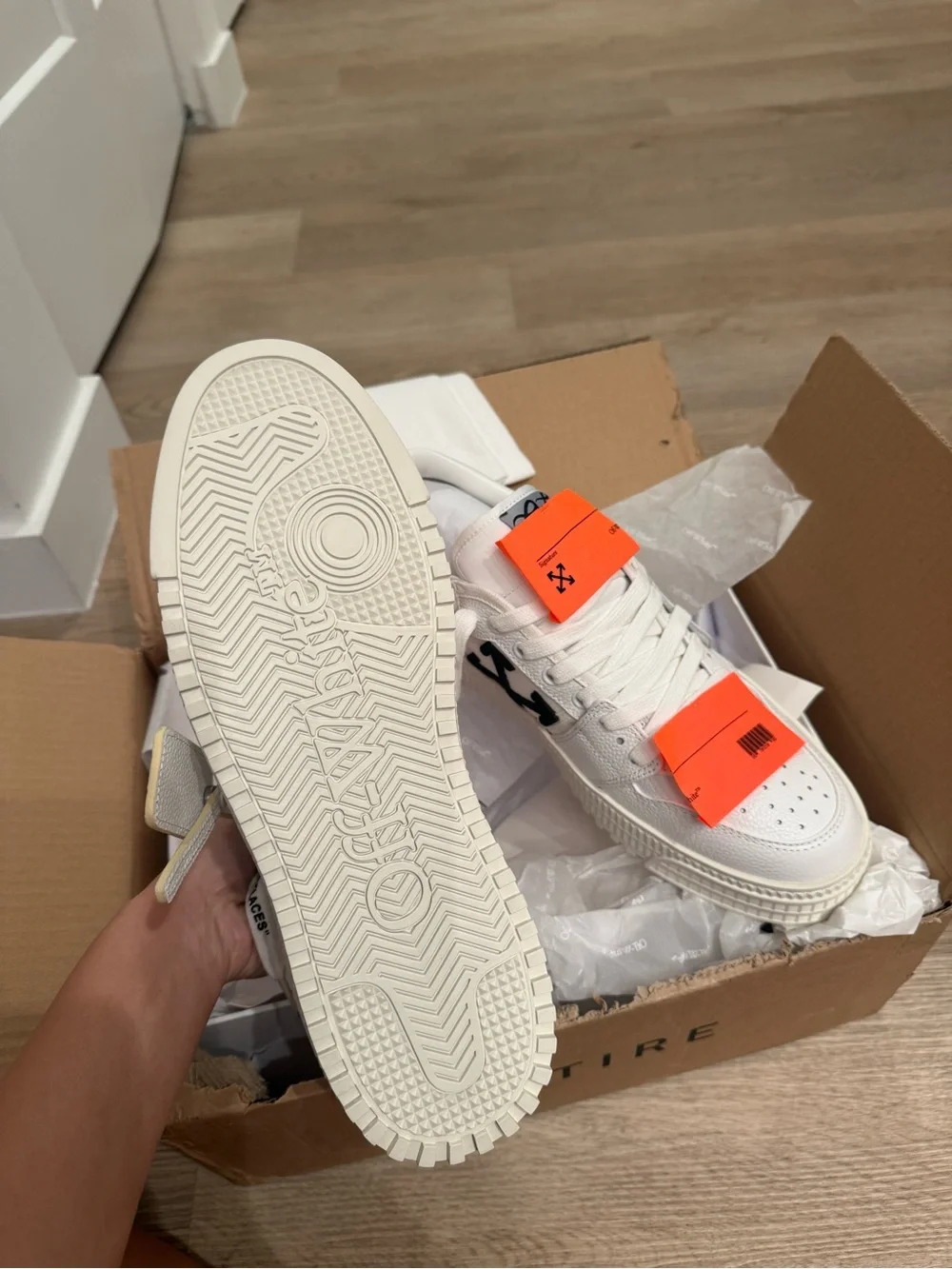 Off-White White MEN Leather Low-Top Sneakers with Orange Tags NEW US11